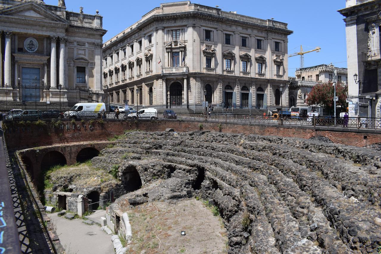 Il Cortiletto Di Piazza Verga Catânia Exterior foto